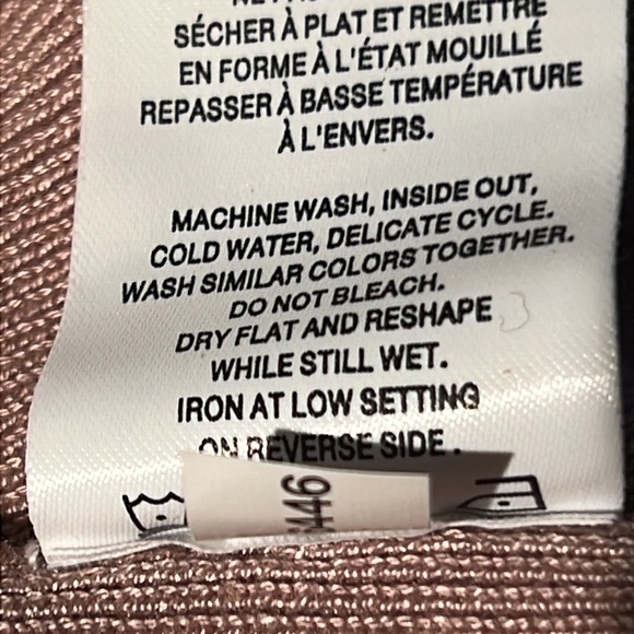 Reitmans Ribbed Top with Crossover Halter Neckline Blush Size XXL - Picture 6 of 8